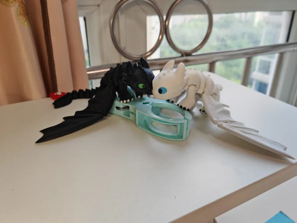 Furia Luminosa / Chimuelo Articulados