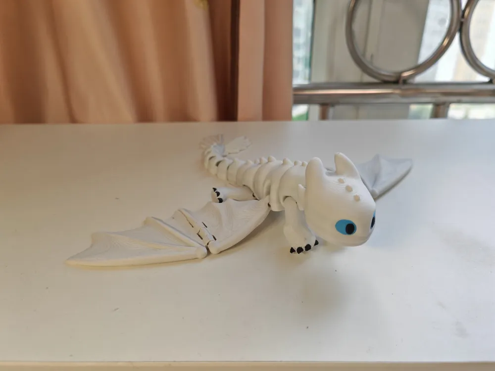 Furia Luminosa / Chimuelo Articulados