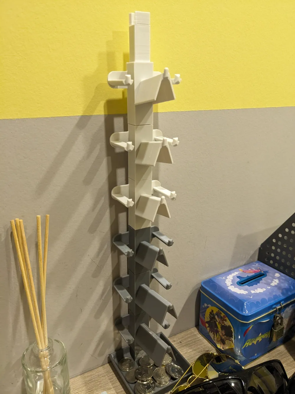 Soporte para anteojos encastrable